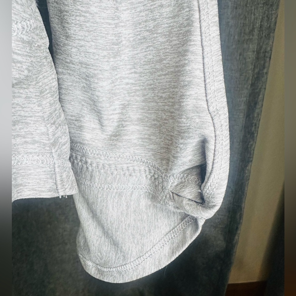 Apana Quarter Zip Active Pullover Gray Long Sleeve Top Size Medium - Picture 5 of 13